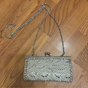 ✨Pearl and Silver Beaded Clutch EUC